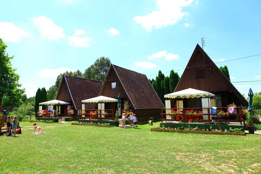 Hotel Abadszaloki Vitorlas Vendeghaz Exteriér fotografie